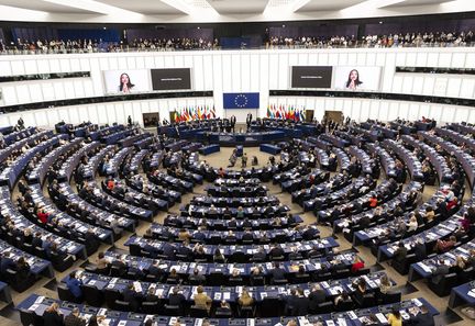 Les eurodéputés s'inquiètent de la crise politique en France après la démission du Premier ministre