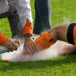 Les footballeurs professionnels et le risque accru d'arthrose : une étude britannique souligne les blessures au pied et à la cheville