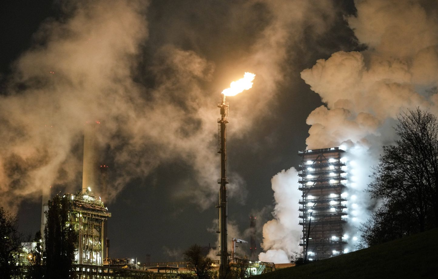 Les niveaux de CO2 dans l'atmosphère atteignent un record historique en 2024, alerte l'ONU