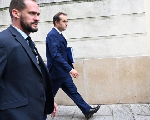 Les parents du Premier ministre Sébastien Lecornu placés sous protection policière pour des raisons de sécurité