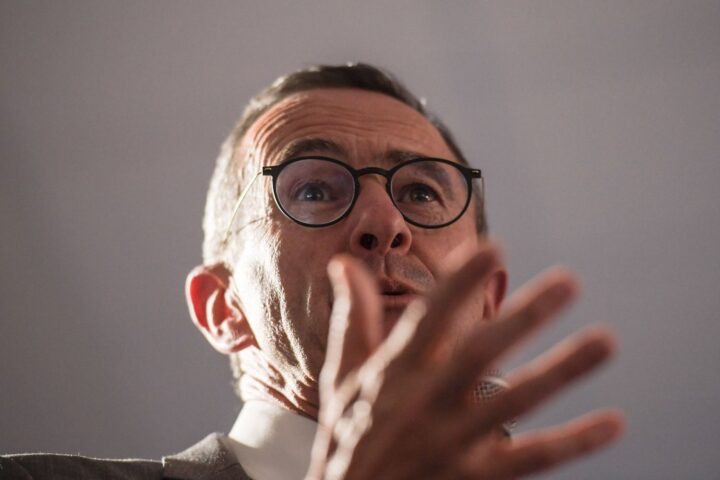 Les Républicains suspendent six ministres ayant choisi de rester dans le gouvernement de Sébastien Lecornu
