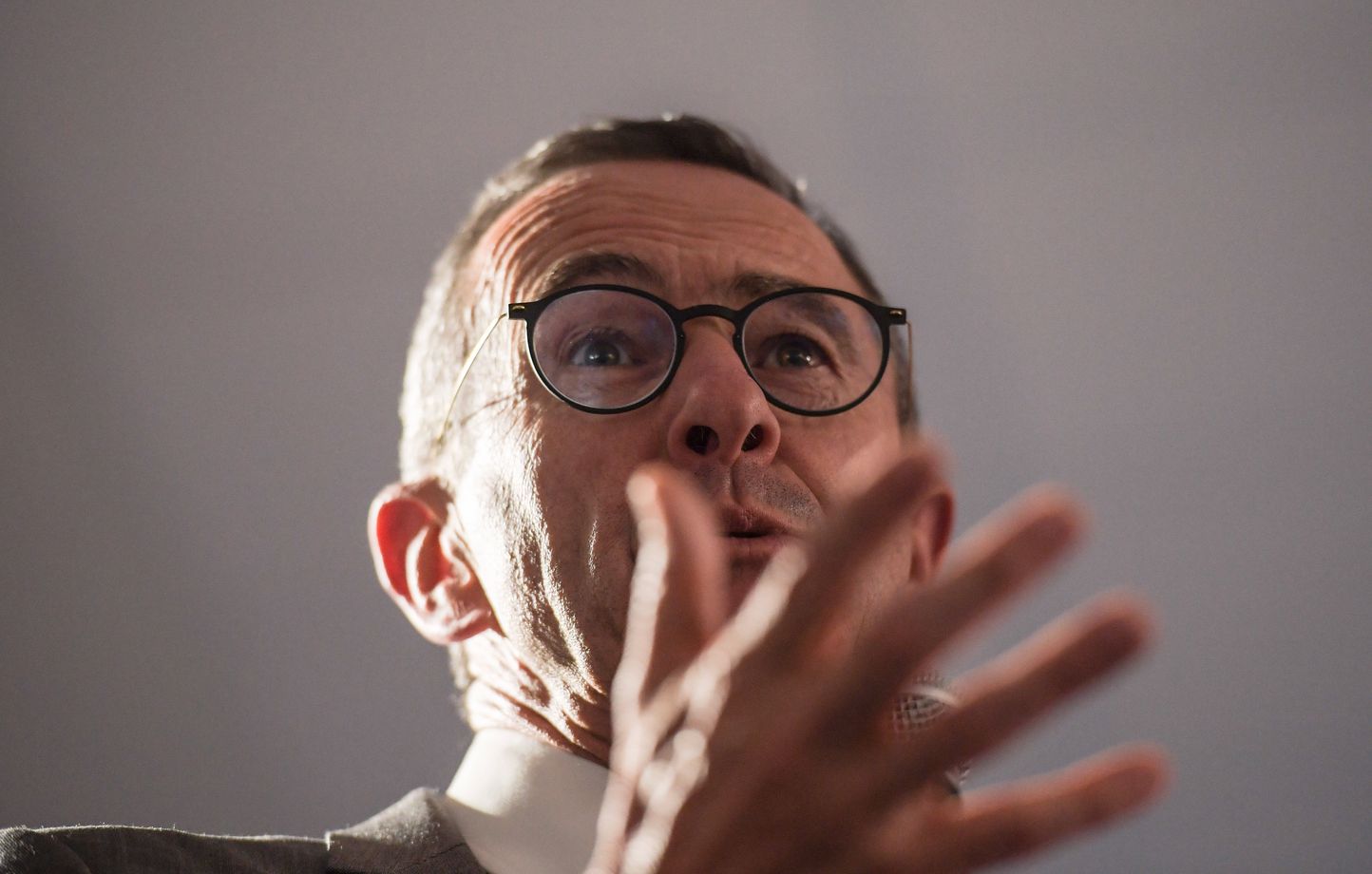 Les Républicains suspendent six ministres ayant choisi de rester dans le gouvernement de Sébastien Lecornu