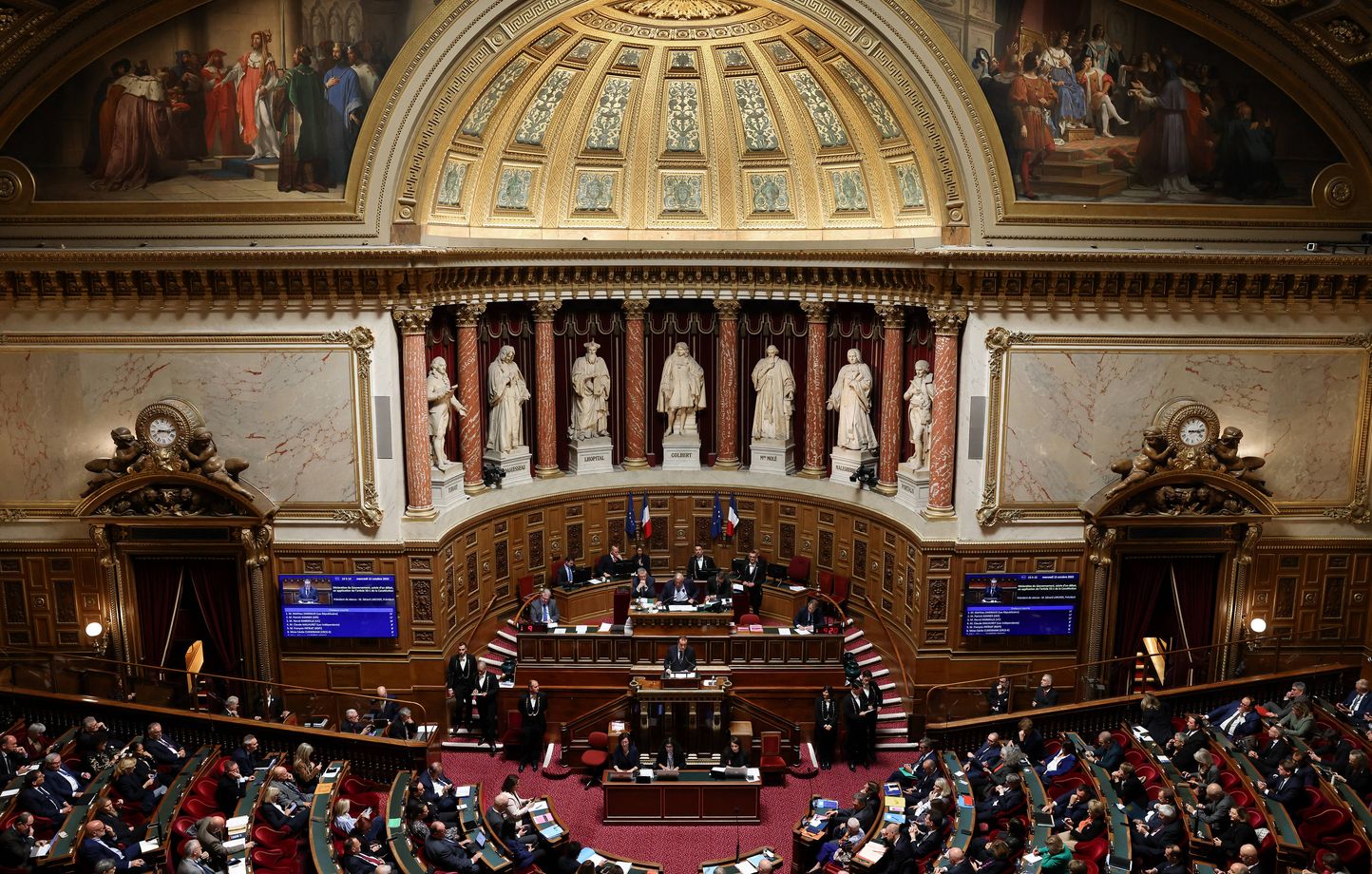 Les sénateurs socialistes veulent renforcer la révision constitutionnelle pour contrer le Rassemblement national
