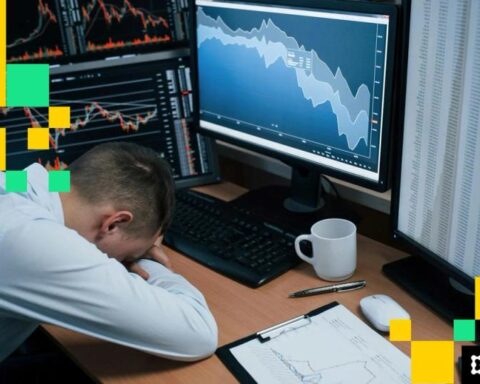 Les traders de cryptomonnaies subissent 800 millions de dollars de liquidations après des commentaires prudents de la Fed