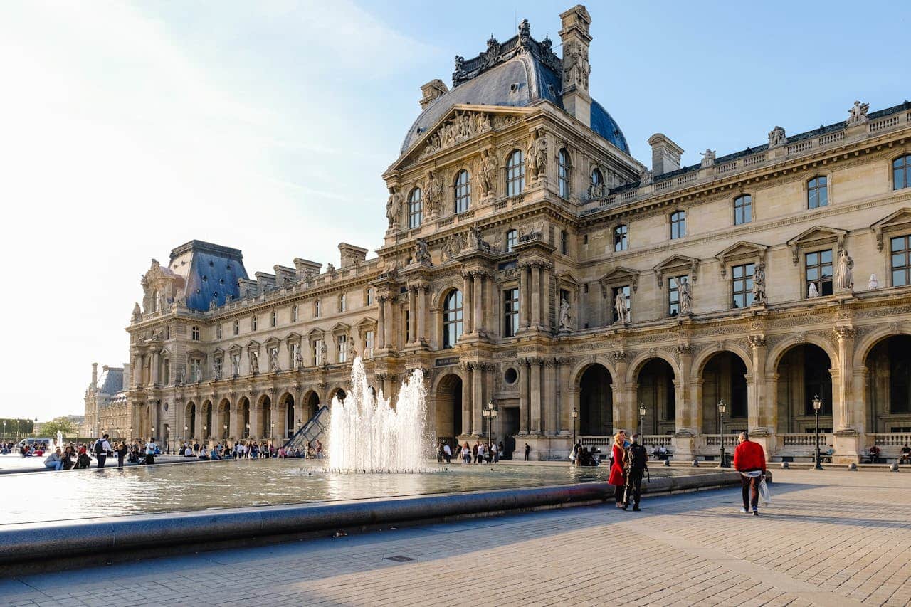 Louvre : la sécurité des musées confrontée aux contraintes budgétaires actuelles