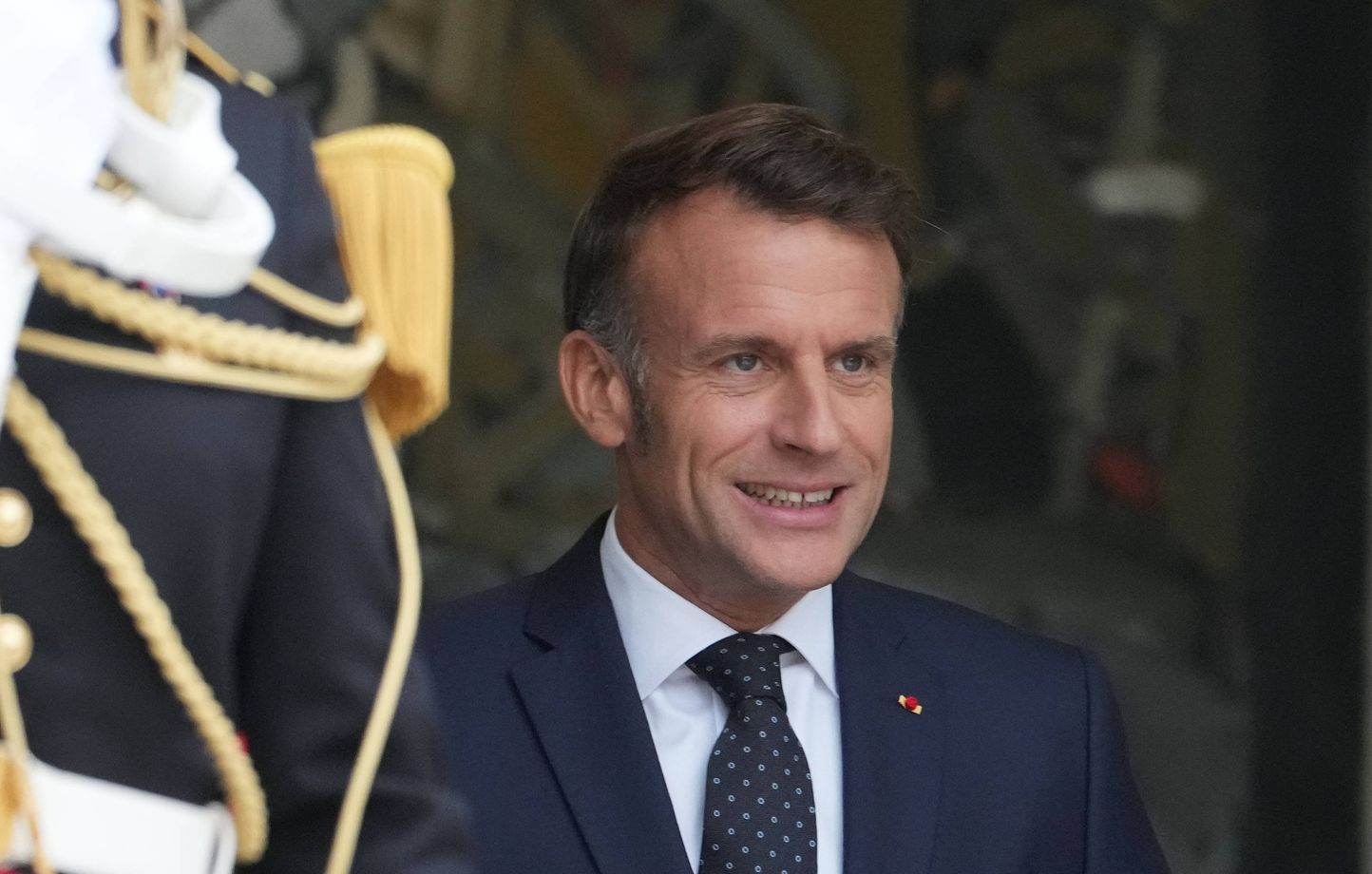 Macron annonce la nomination d'un nouveau Premier ministre d'ici 48 heures