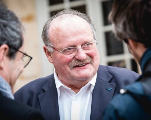 Michel Fournier apprend sa nomination comme ministre délégué chargé de la ruralité à la télévision