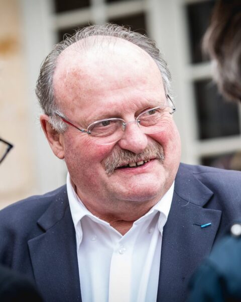 Michel Fournier apprend sa nomination comme ministre délégué chargé de la ruralité à la télévision