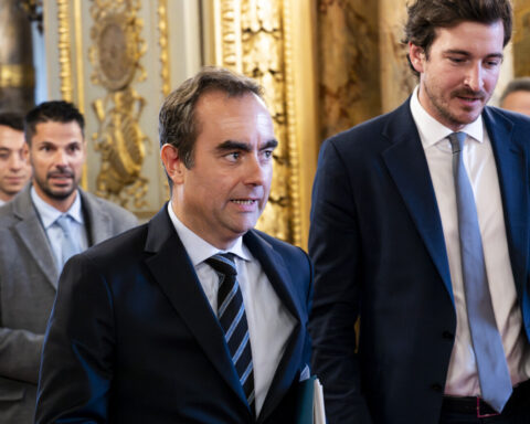 Motion de censure de LFI rejetée, Sébastien Lecornu reste Premier ministre pour l'instant