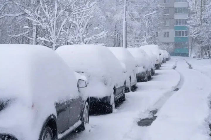 Neige fin octobre : plusieurs communes françaises anticipent une couverture neigeuse importante.