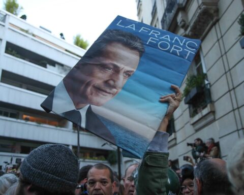 Nicolas Sarkozy en prison : les livres choisis par l'ancien président pour sa détention