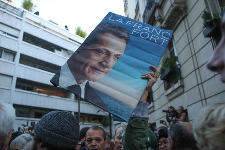 Nicolas Sarkozy en prison : les livres choisis par l'ancien président pour sa détention