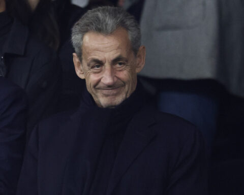 Nicolas Sarkozy saura lundi où et quand il purgera sa peine de cinq ans de prison