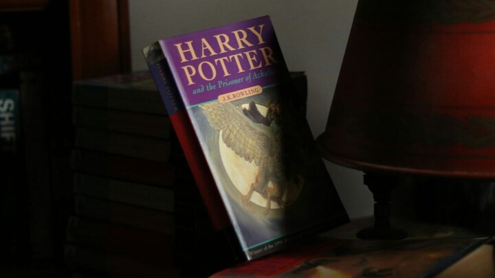 Peut-on apprécier l'univers d'Harry Potter tout en dénonçant la transphobie de J.K. Rowling ?