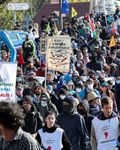 Plus d'un millier d'opposants se mobilisent contre le projet du canal Seine-Nord Europe près de Thourotte