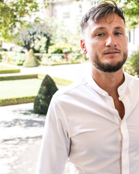 Raphaël Arnault sous le feu des critiques du Rassemblement national après des commentaires controversés