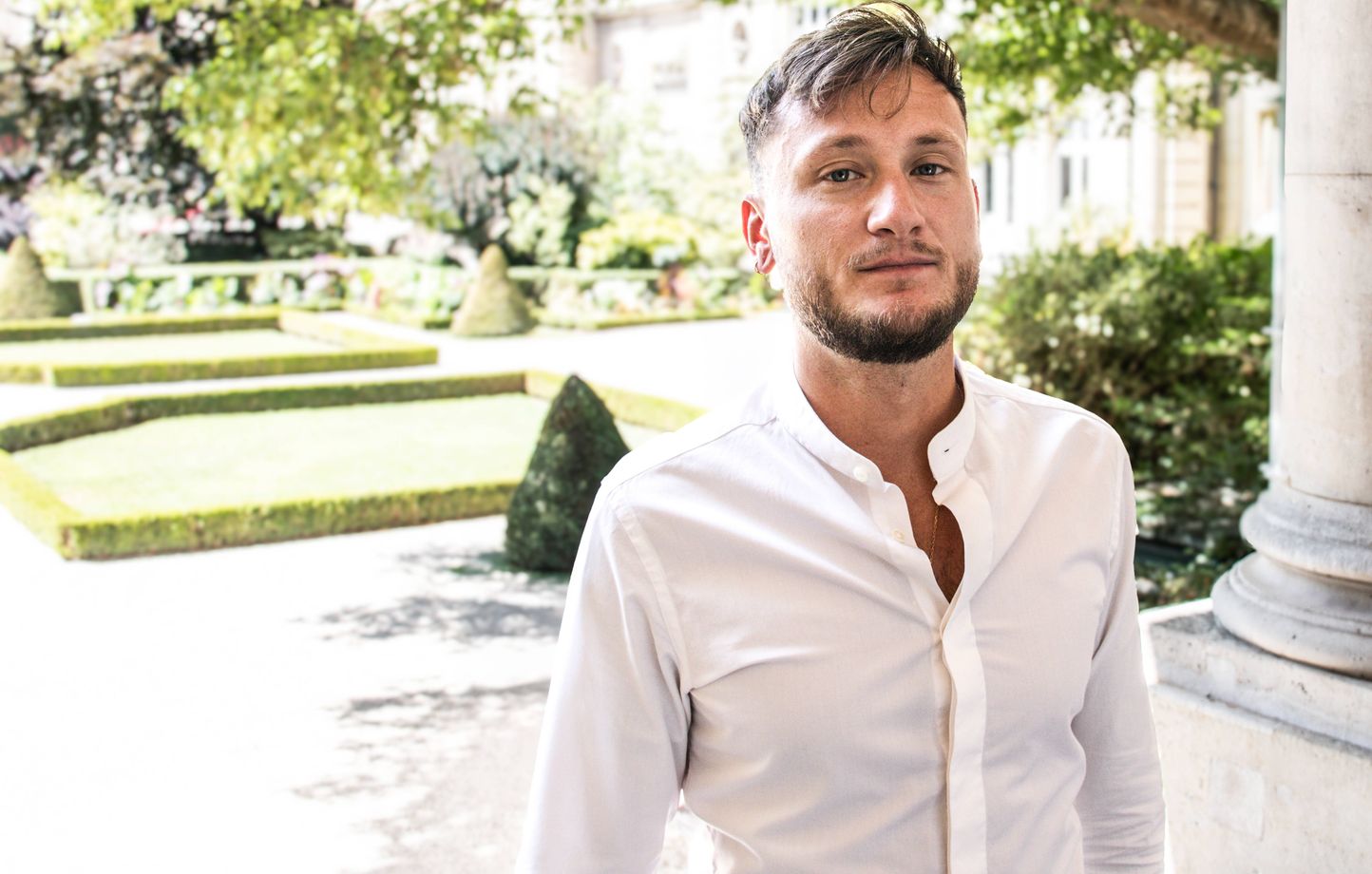 Raphaël Arnault sous le feu des critiques du Rassemblement national après des commentaires controversés