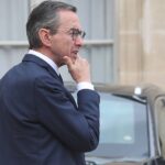 Retailleau estime que la démission de Macron représente une solution cohérente pour relancer le débat démocratique