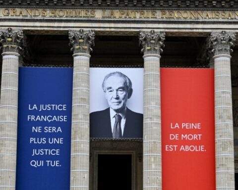 Robert Badinter, un symbole de justice, reconnu pour son rôle dans l'abolition de la peine de mort