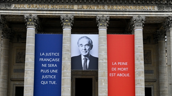 Robert Badinter, un symbole de justice, reconnu pour son rôle dans l'abolition de la peine de mort