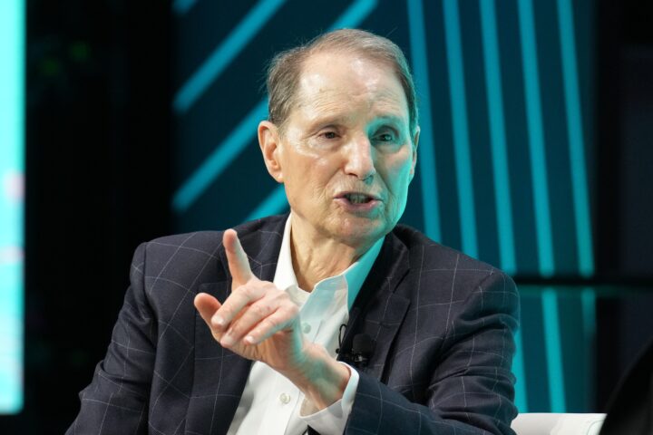 Ron Wyden poursuit son enquête sur les impôts de Dan Morehead, fondateur de Pantera Capital