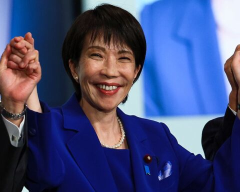 Sanae Takaichi élue première femme à la tête du Parti libéral-démocrate au Japon