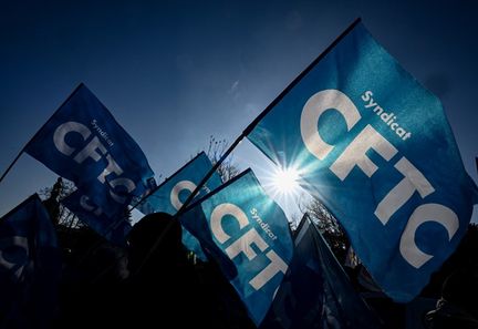 Sébastien Lecornu assure aux syndicats que l'amélioration des retraites des femmes sera intégrée au budget de la Sécurité sociale