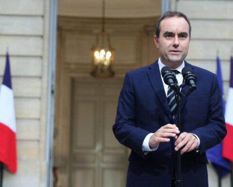 Sébastien Lecornu confronté à des tensions internes avant l'annonce de son gouvernement