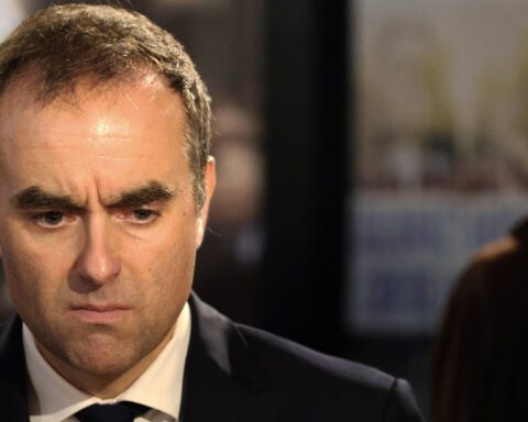 Sébastien Lecornu envisage une suspension de la réforme des retraites pour un accord urgent