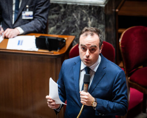 Sébastien Lecornu nommé Premier ministre : un précédent historique en France