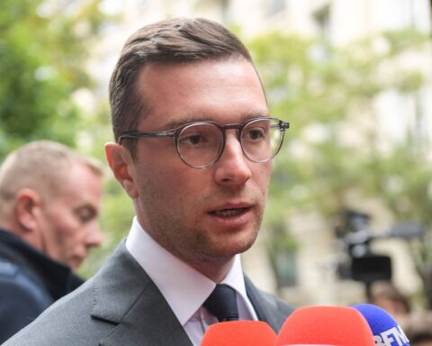 Sébastien Lecornu reconduit, la France insoumise et le RN annoncent la censure immédiate du gouvernement