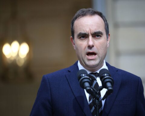 Sébastien Lecornu renonce à l'article 49.3, redonnant le pouvoir au Parlement sur le budget