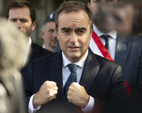 Sébastien Lecornu souligne le manque de candidats lors de sa prise de parole en tant que Premier ministre