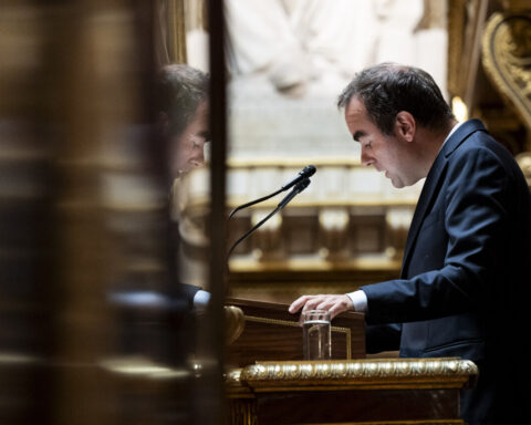 Suspension de la réforme des retraites : l'opposition appelle à une lettre rectificative pour assurer sa crédibilité