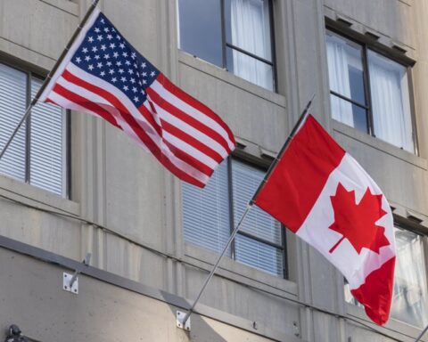 Trump annonce l'arrêt des négociations commerciales avec le Canada à cause d'une publicité sur Reagan