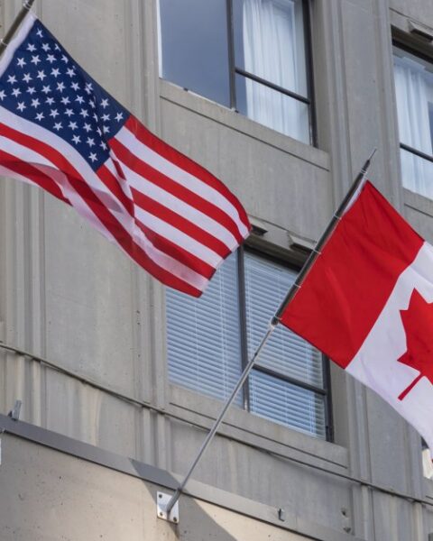 Trump annonce l'arrêt des négociations commerciales avec le Canada à cause d'une publicité sur Reagan