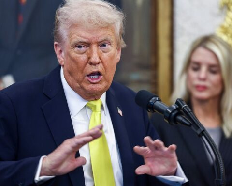 Trump envisage des frappes militaires imminentes au Venezuela