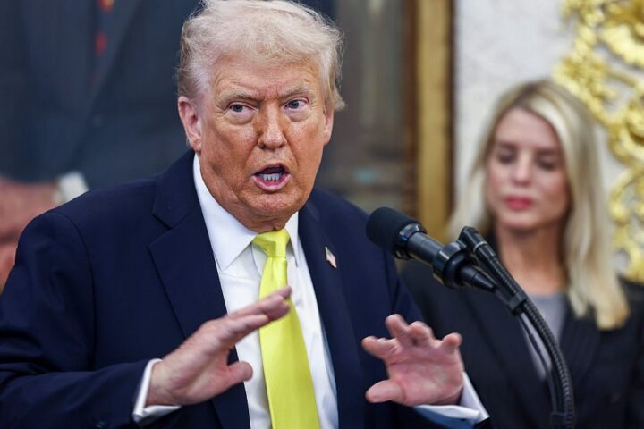 Trump envisage des frappes militaires imminentes au Venezuela