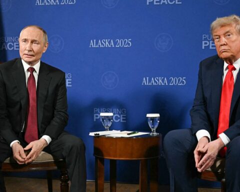 Trump et l'UE imposent de nouvelles sanctions contre la Russie pour renforcer la pression économique