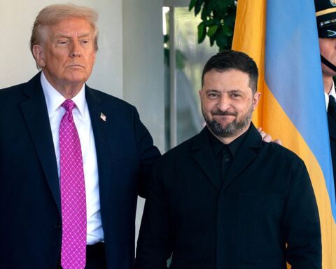 Trump hésite sur la vente de missiles à l'Ukraine lors de sa rencontre avec Zelensky