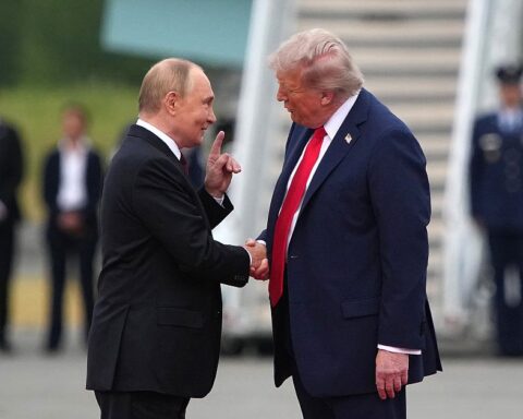 Trump se laisse à nouveau manipuler par Poutine, la position de l'Ukraine menacée