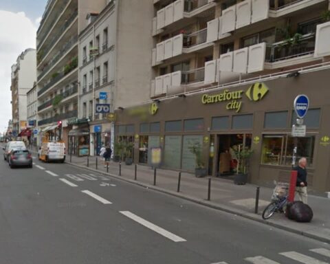 Un Carrefour City en Normandie accepte le paiement en bitcoin, mais le groupe reste prudent