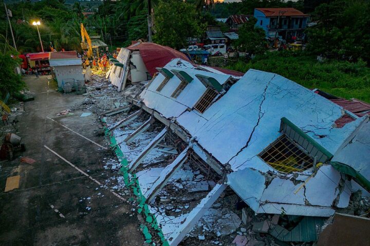 Un séisme de 6,9 magnitude tue au moins 72 personnes aux Philippines, un des plus meurtriers depuis 2013