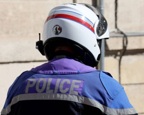Un sénateur LR, Philippe Mouiller, blessé et ivre à Paris, s'explique après son interpellation