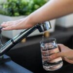 Une étude révèle une contamination alarmante de l'eau du robinet à Besançon par du TFA