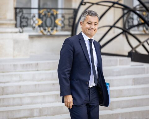 Une plainte contre Gérald Darmanin déposée pour prise illégale d'intérêts en raison de son soutien à Nicolas Sarkozy