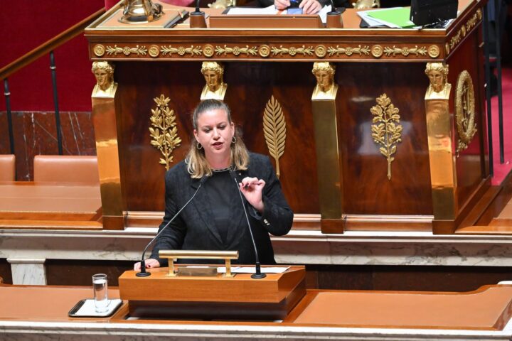 Une réduction de l'allocation pour enfant décédé envisagée dans le budget 2026 ?