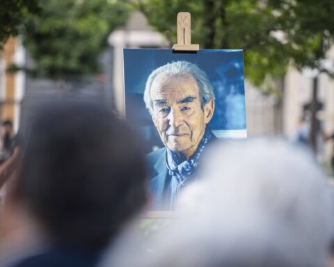 Une veillée funèbre publique pour Robert Badinter avant sa panthéonisation