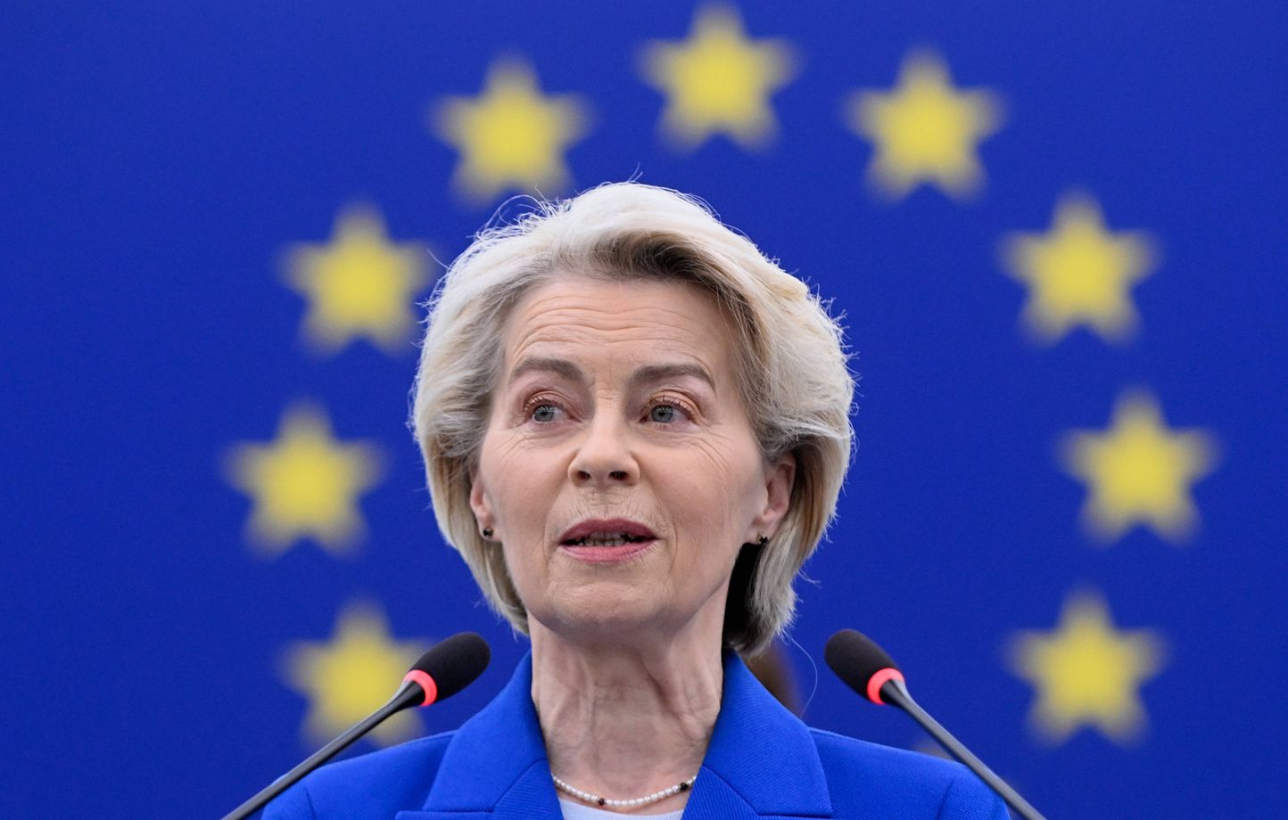Ursula von der Leyen face à des motions de censure au Parlement européen, Emmanuel Macron cité comme successeur potentiel