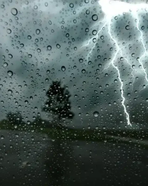 Vents forts, pluies et orages : la moitié du pays en alerte météo dès ce matin.